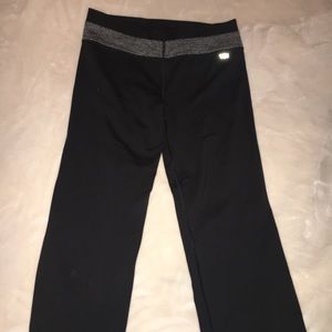 Victoria Sport Crop Leggings